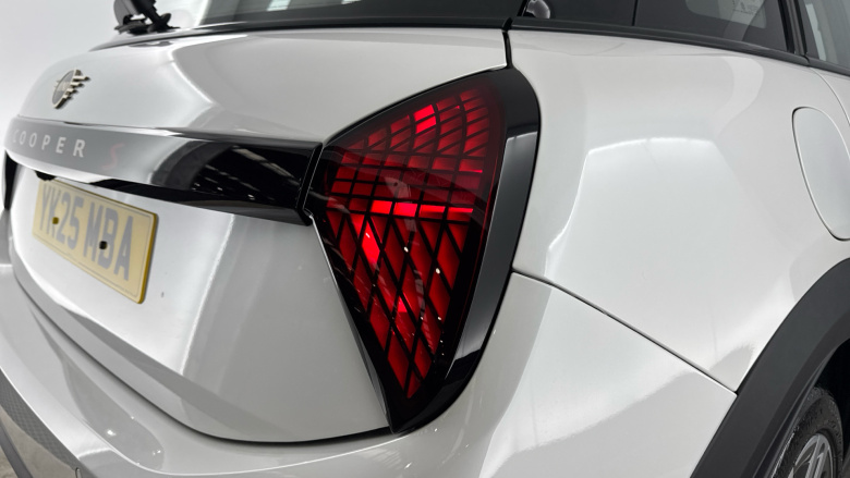 MINI Cooper 1.5 C Sport [Level 1] 3dr Auto Petrol Hatchback